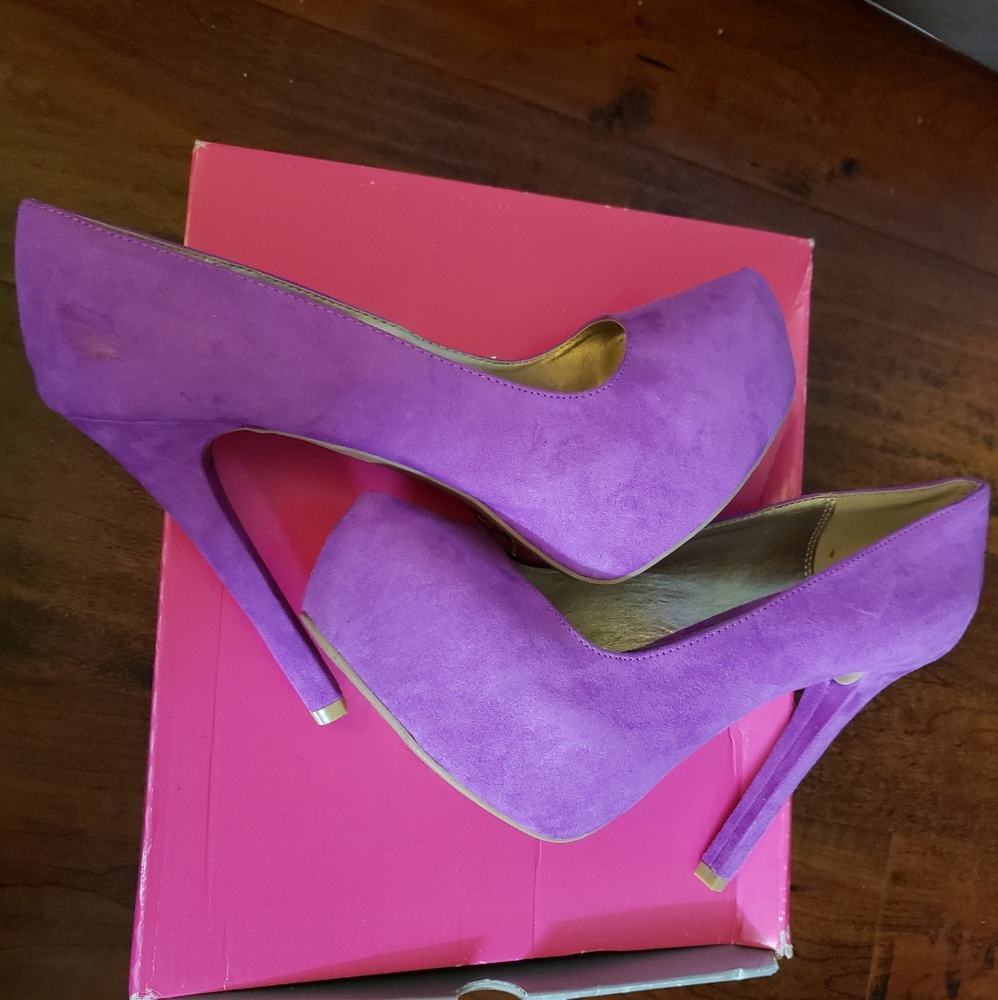 Heels! - Picture 3 of 4